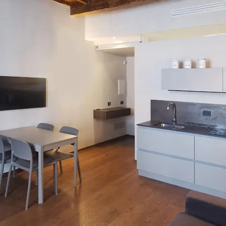 Roma Apartments * 罗马
