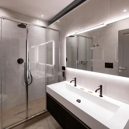 Roma Apartments *